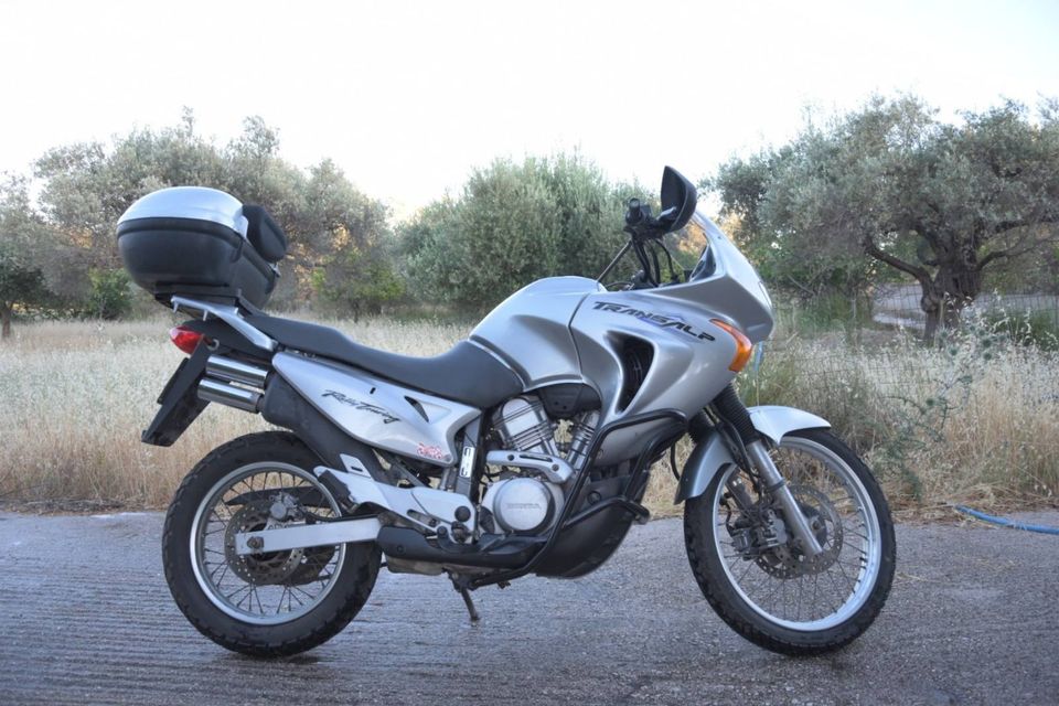 Honda transalp 2004 650cc  1700€