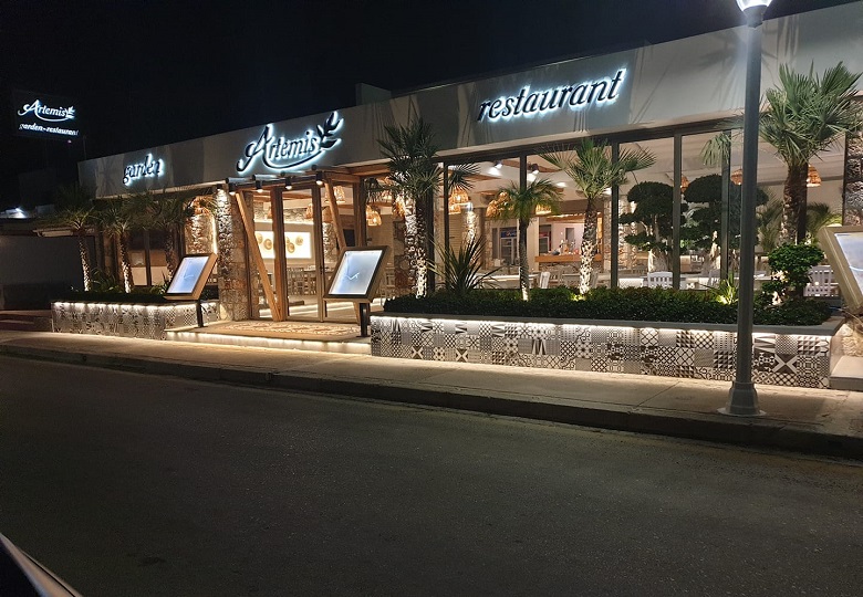 Το εστιατόριο Artemis Garden Restaurant στους Πευκους αναζητάει άτομο για σερβις 