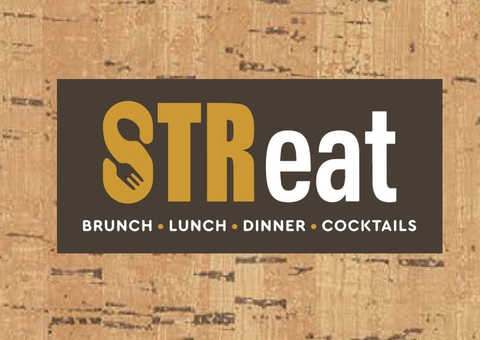 Άτομο για παρασκευή καφέ κ κρεπας στο snack-bar STReat στην παλιά πόλη της Ρόδου