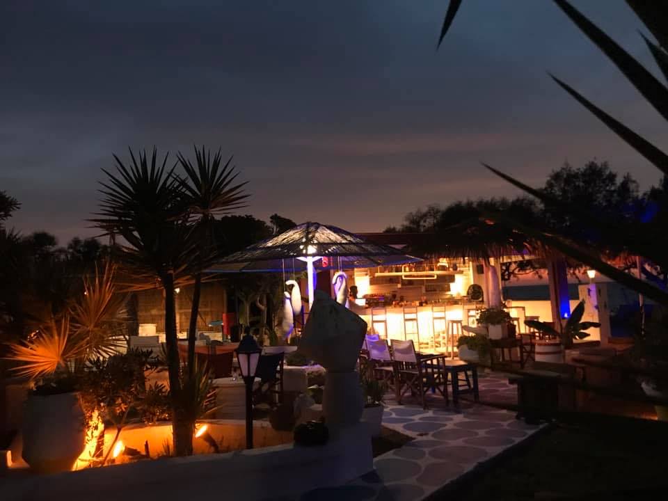 Ζητείται άτομο για Bar -Service σε καλοκαιρινό Beach Bar