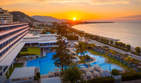 Καμαριέρα στο ξενοδοχείο Οceanis Park Hotel 4*