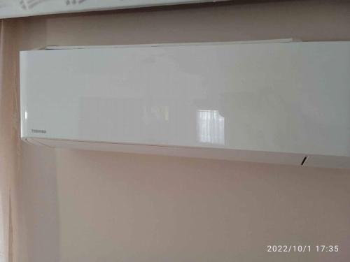 Air condition TOSHIBA 16btu - Ψυγείο Pitsos inox 170*70   350€