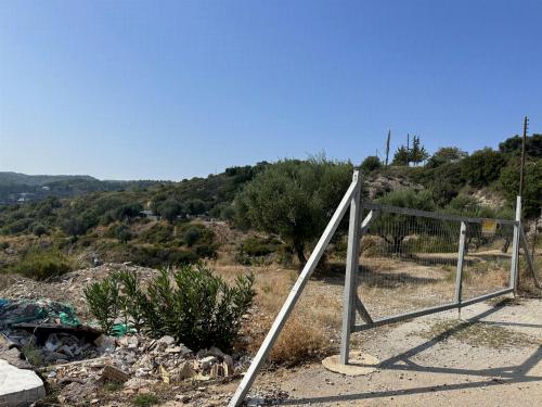 ΠΩΛΕΙΤΑΙ ΑΓΡΟΤΕΜΆΧΙΟ 27 ΣΤΡΕΜΜΑΤΑ ΜΕ ΠΑΝΟΡΑΜΙΚΗ ΘΕΑ ΚΑΙ 60 ΕΛΑΙΟΔΕΝΔΡΑ- Τιμή 110.000€ συζητήσιμη