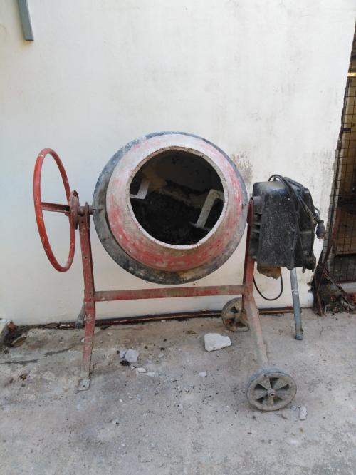 Πωλείται μπετονιέρα 