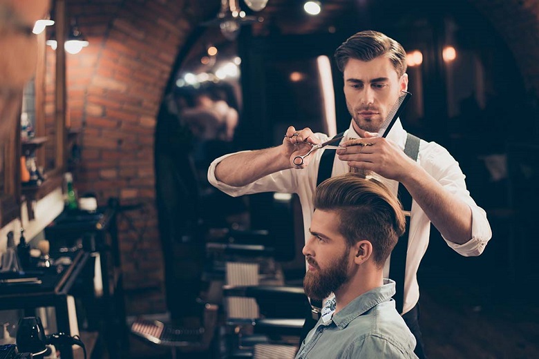 Ζητείται barber για συνεργασία με κομμωτήριο.